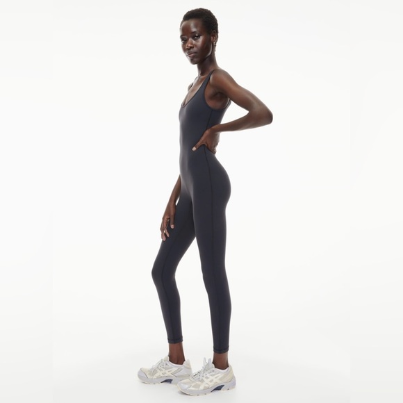 Aritzia TnaLife Shake It Jumpsuit Green XS #94460 - Picture 8 of 9